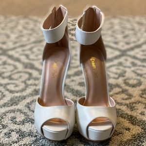 Dream Paris Off white High Heels